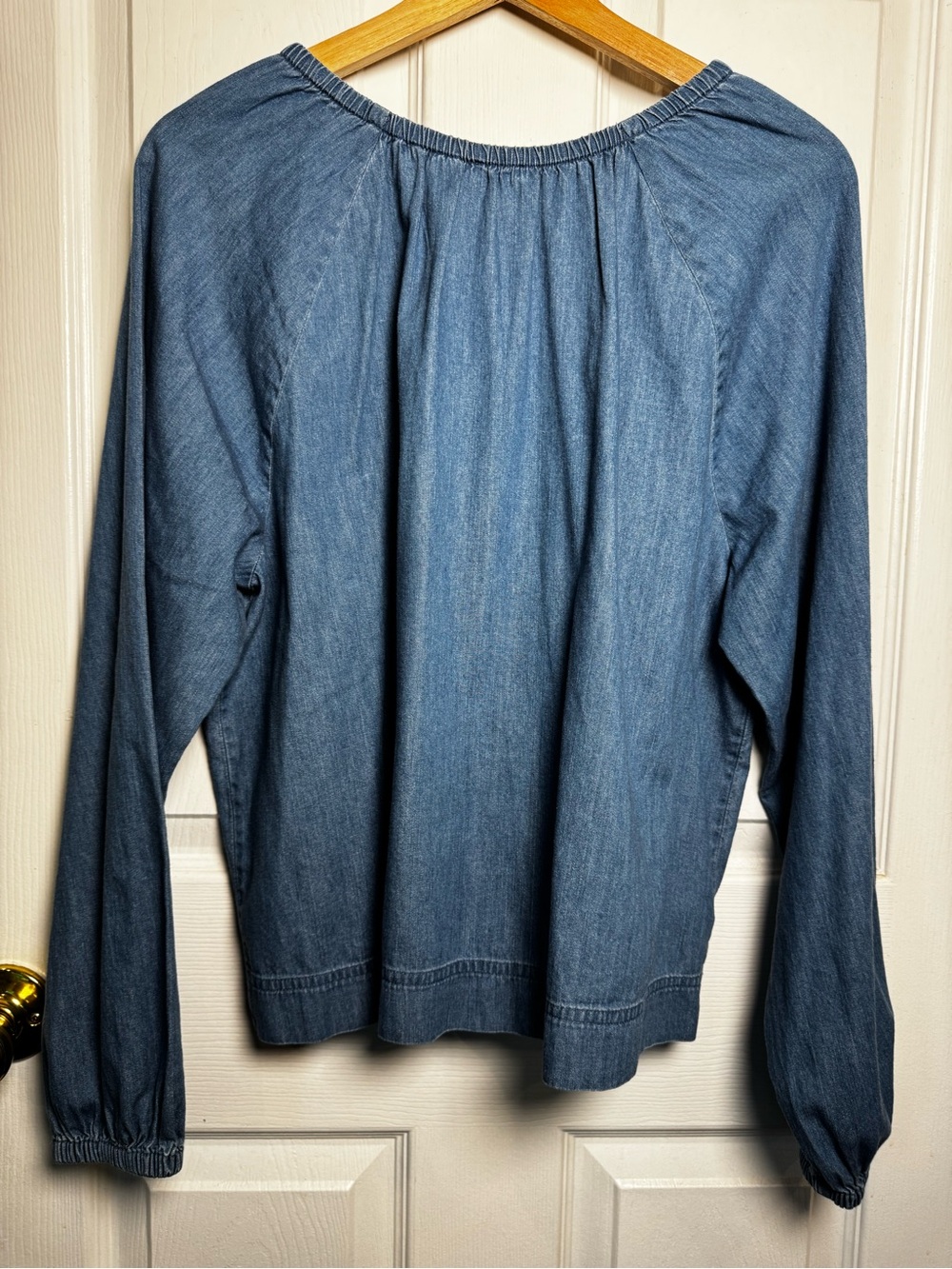 Ann Taylor Chambray Peasant Blouse Blue Long Sleeve Cotton Top Medium/Large - Picture 9 of 9